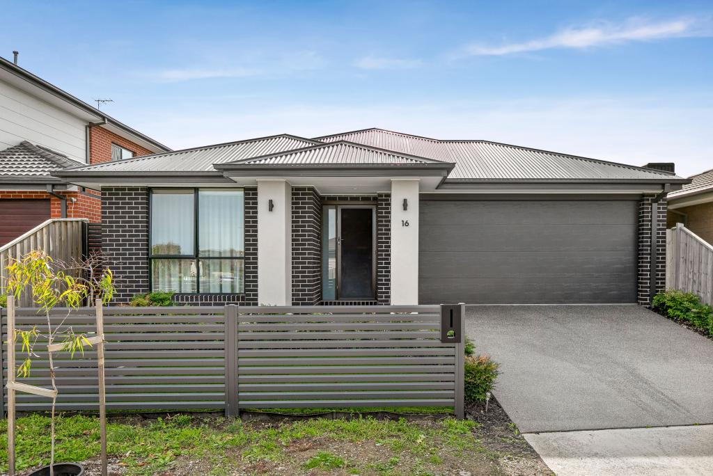 16 Beryl Cres, Greenvale, VIC 3059