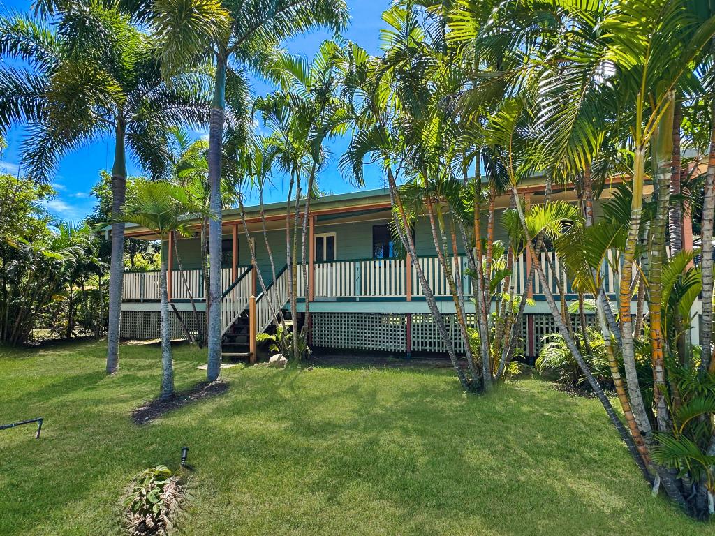 12 Somerset St, Horseshoe Bay, QLD 4819