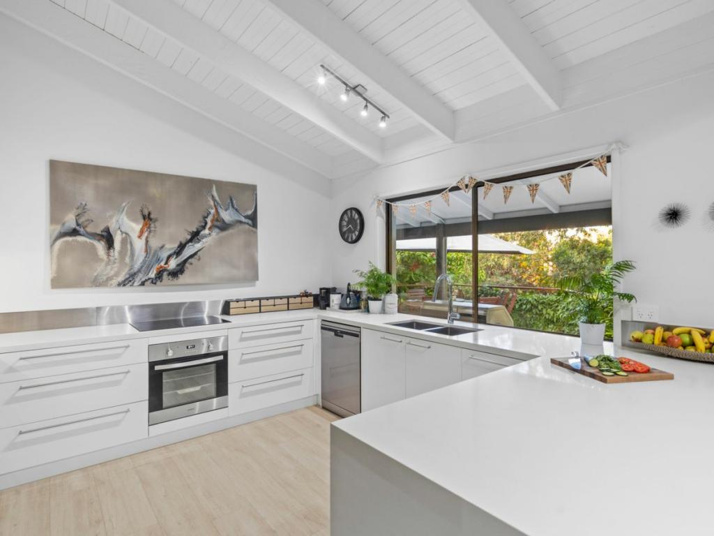 3 Woodland Dr, Reedy Creek, QLD 4227