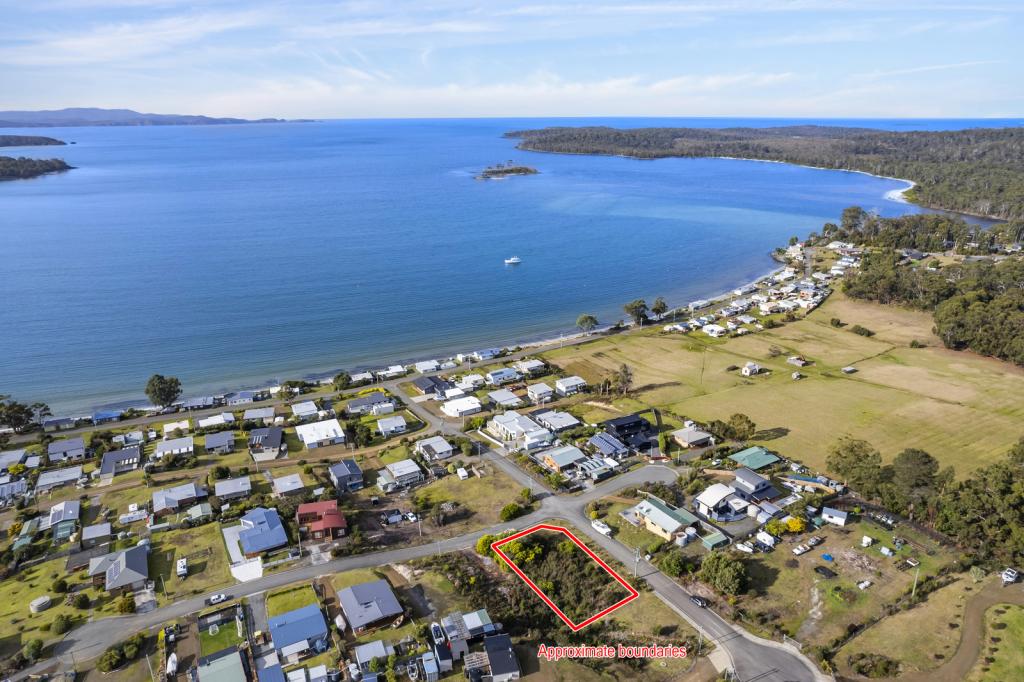 18 SEAVIEW ST, SOUTHPORT, TAS 7109