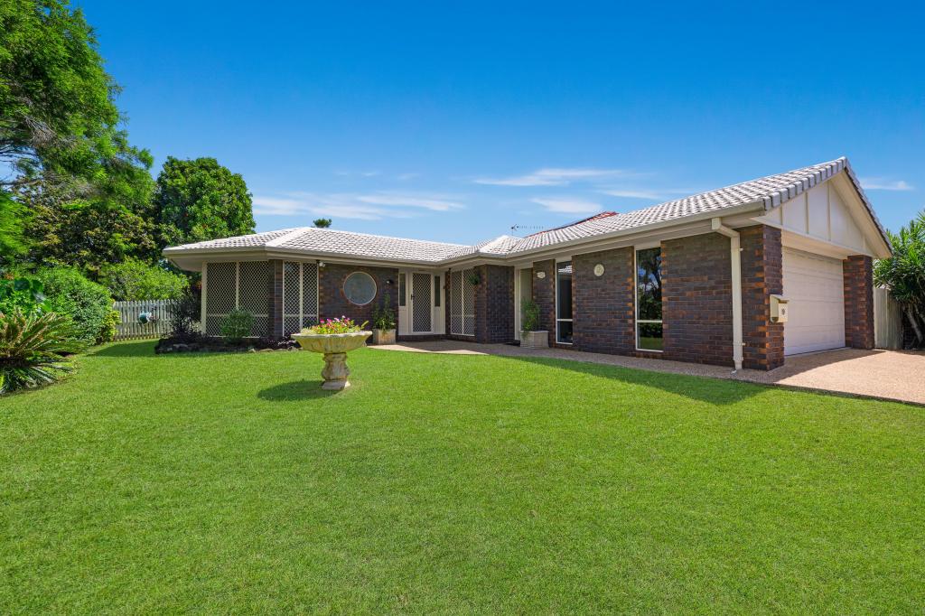 19 DUNDEE DR, BANORA POINT, NSW 2486