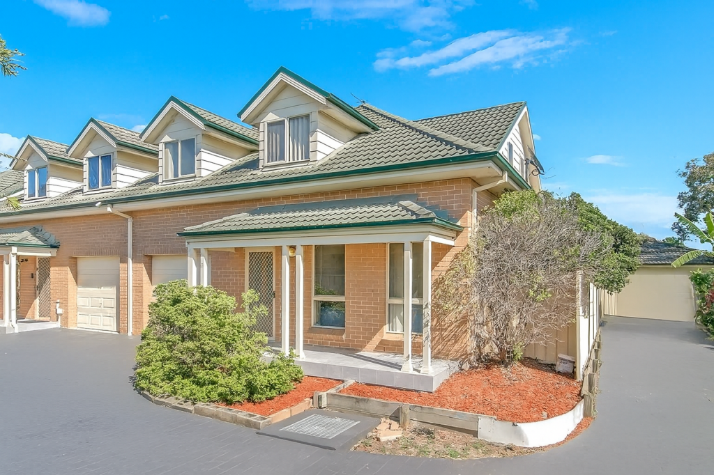 6/4 RICE PL, OXLEY PARK, NSW 2760