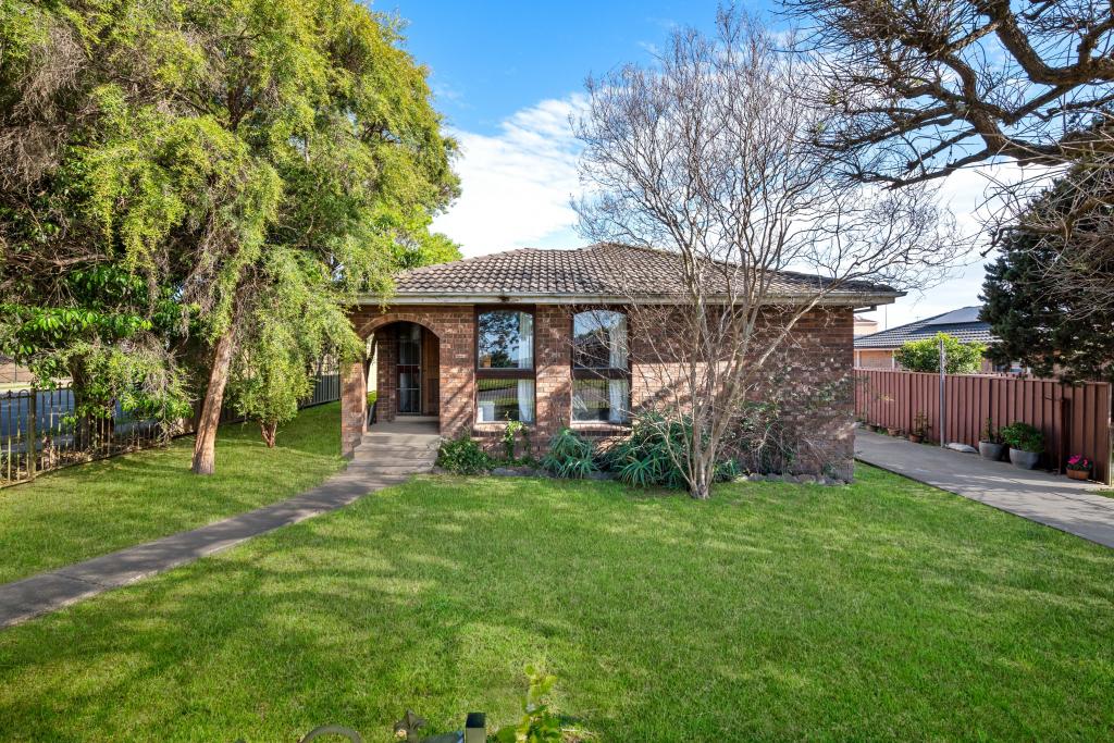 2 Lillas Pl, Minto, NSW 2566