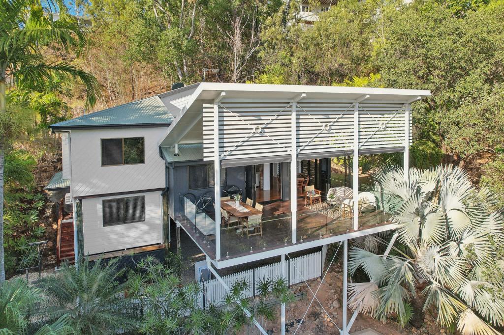 7 WOODLANDS CT, CASTLE HILL, QLD 4810