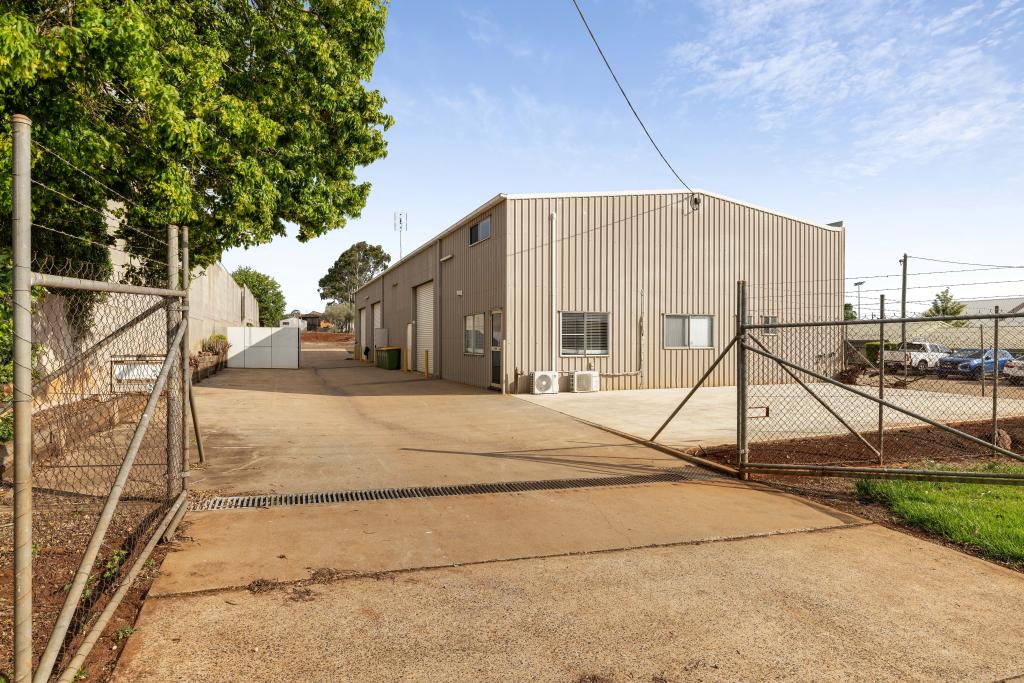 Shed 1/30 Sowden St, Drayton, QLD 4350