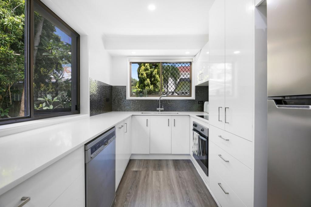 2/53 Albion Ave, Miami, QLD 4220