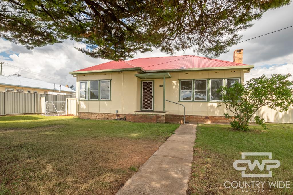 37 Lewis St, Glen Innes, NSW 2370