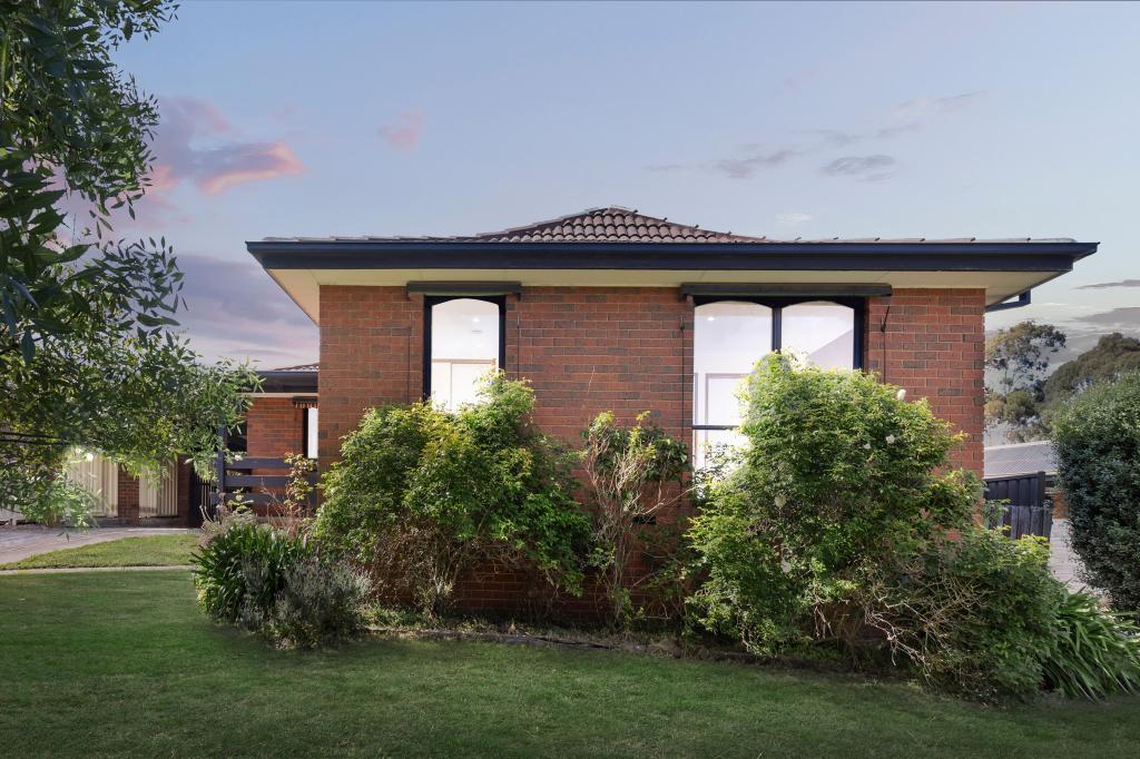 215 Elizabeth Dr, Sunbury, VIC 3429