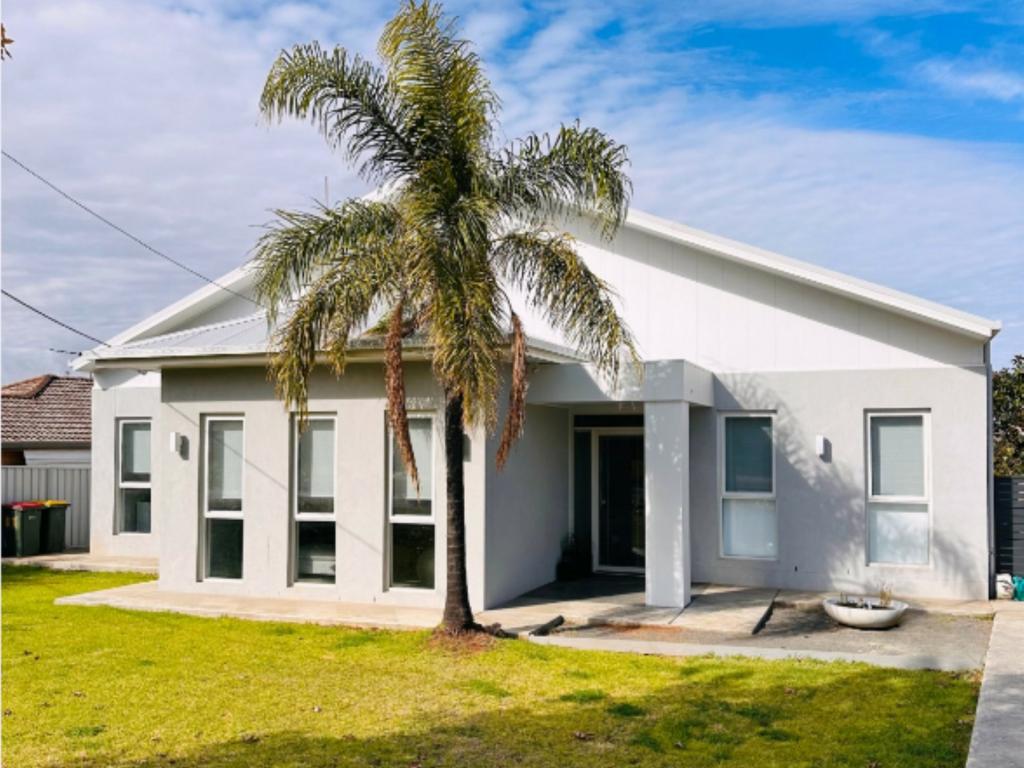 81 Blumer Ave, Griffith, NSW 2680