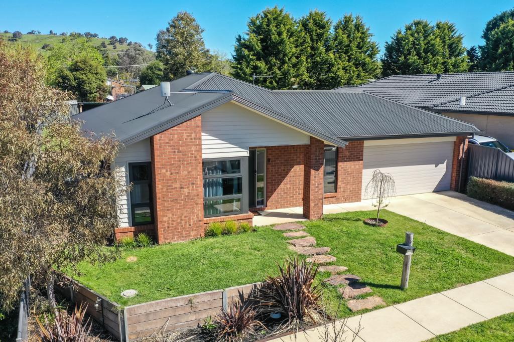 9 Peak Ct, Mansfield, VIC 3722