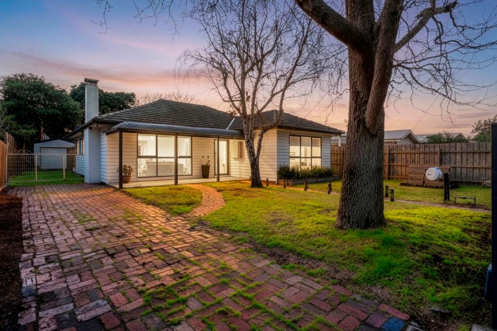 3 Moresby Ave, Seaford, VIC 3198