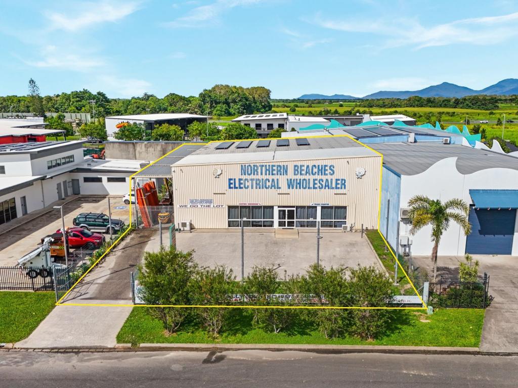 6 MOUNT KOOLMOON ST, SMITHFIELD, QLD 4878