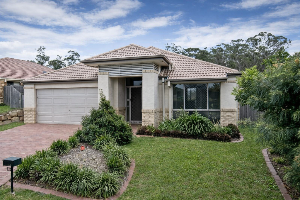 14 Ashbourne Ave, Goodna, QLD 4300
