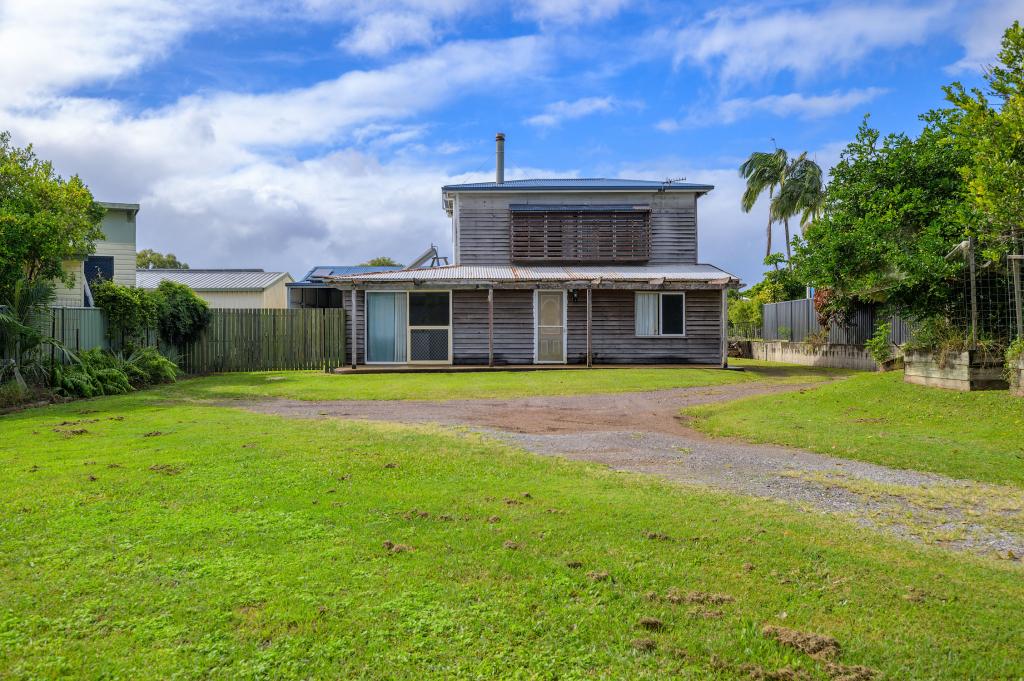 19 Squire St, Tin Can Bay, QLD 4580