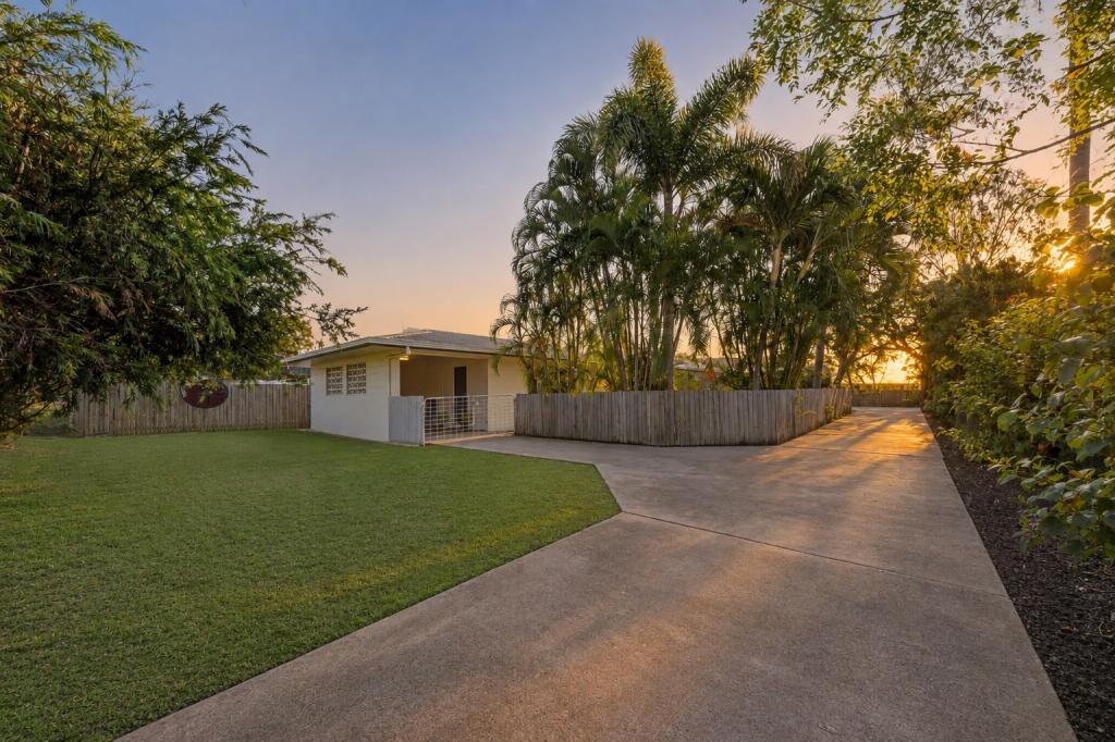 1&2/93 SHUTE HARBOUR RD, CANNONVALE, QLD 4802