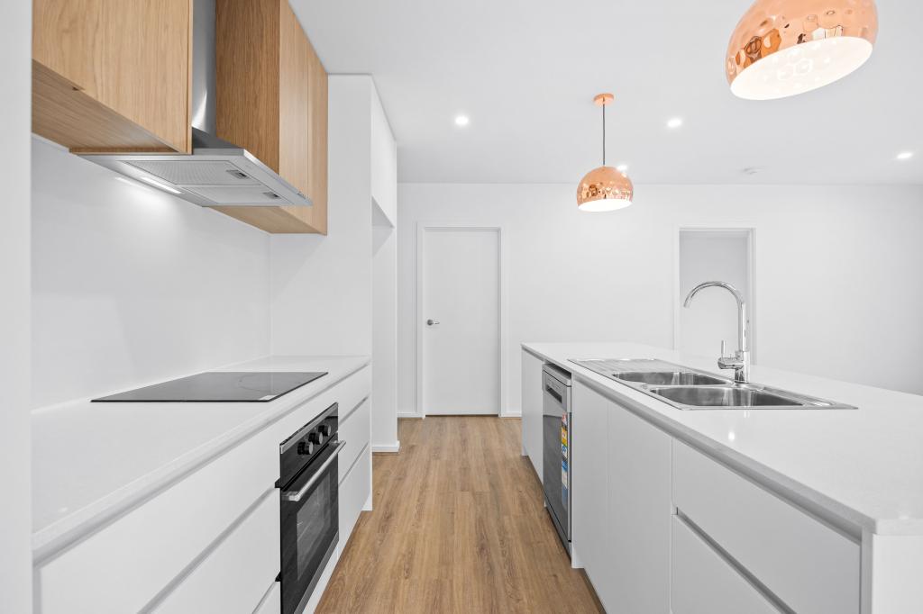 6 Jabiru Cl, Mount Clear, VIC 3350