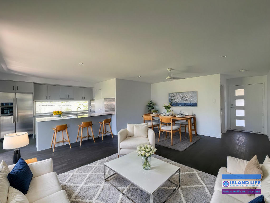 25 ROSSI AVE, RUSSELL ISLAND, QLD 4184