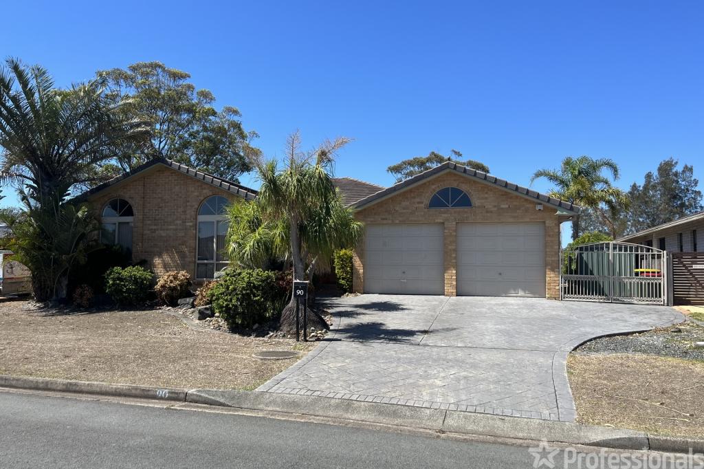 90 Taree St, Tuncurry, NSW 2428