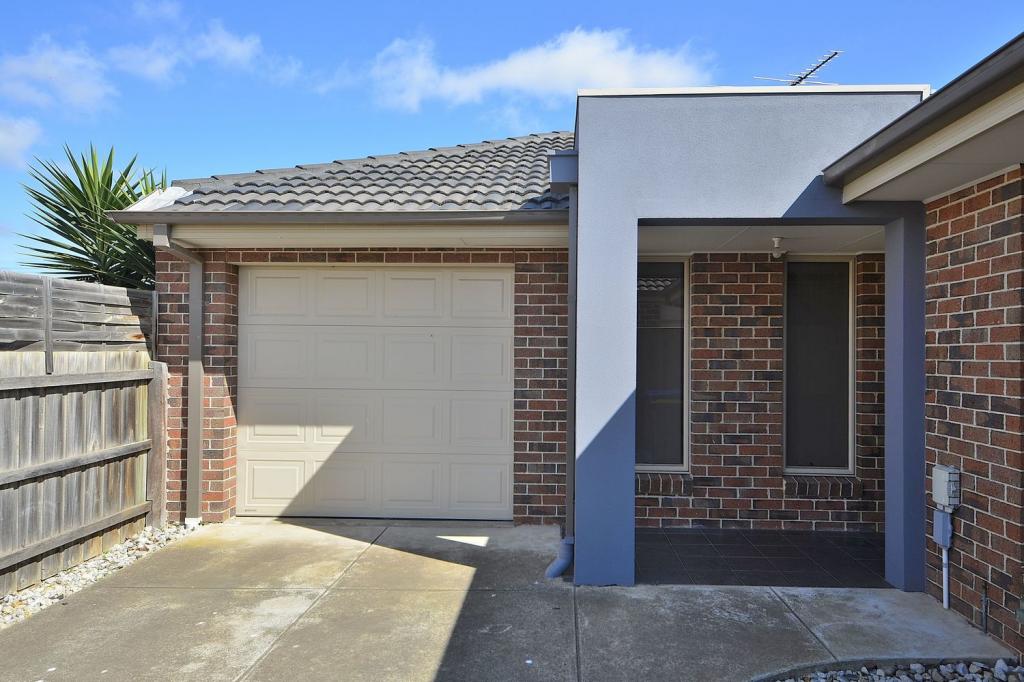 2/13 Briardale Dr, Werribee, VIC 3030