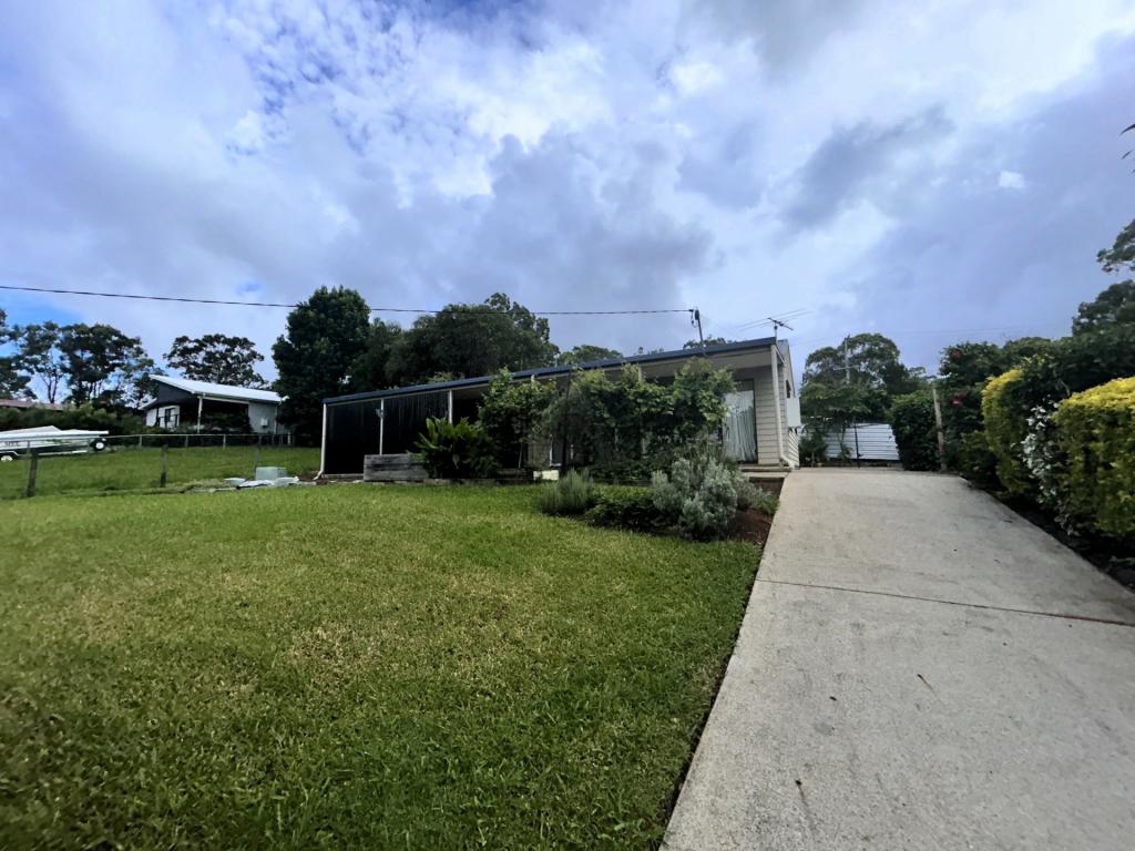 8 Granadilla St, Macleay Island, QLD 4184