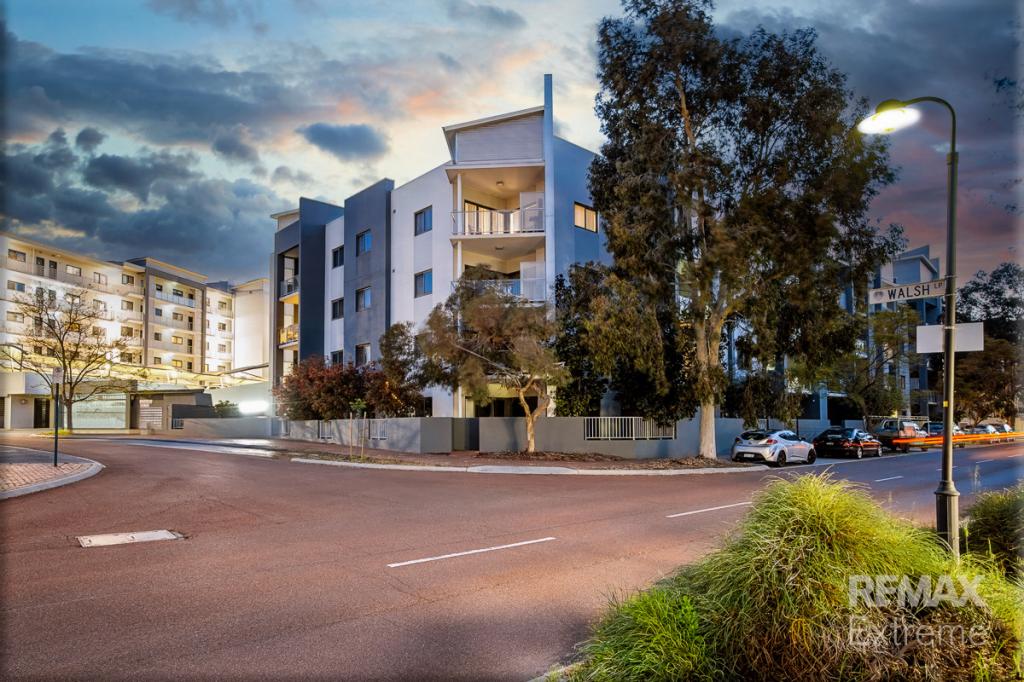 4/2 Walsh Loop, Joondalup, WA 6027