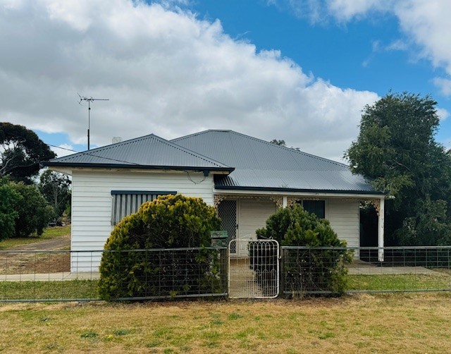 27 Clifton St, Charlton, VIC 3525