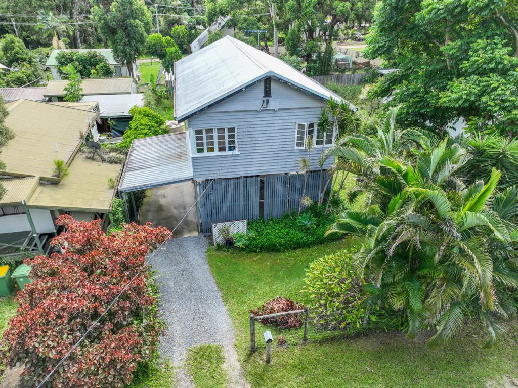 9 Noon-Muckle St, Macleay Island, QLD 4184