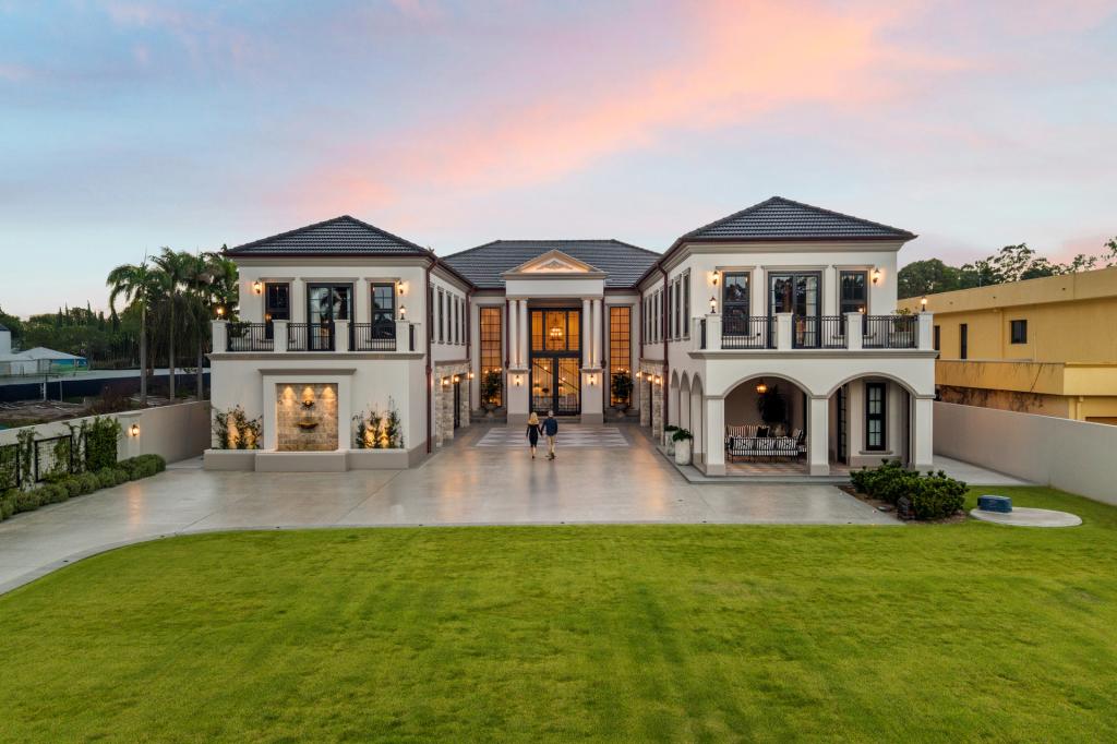 6 Maryland Ave, Carrara, QLD 4211