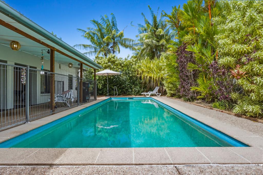 4 Miara Cl, Kewarra Beach, QLD 4879