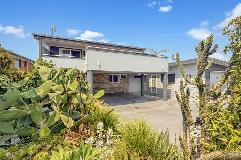 32 Lakeside Dr, Lake Tyers Beach, VIC 3909