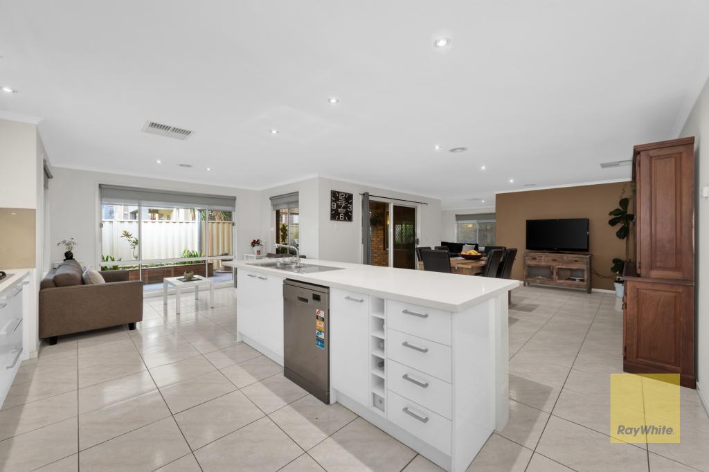 14 Woodsdale Ct, Cairnlea, VIC 3023