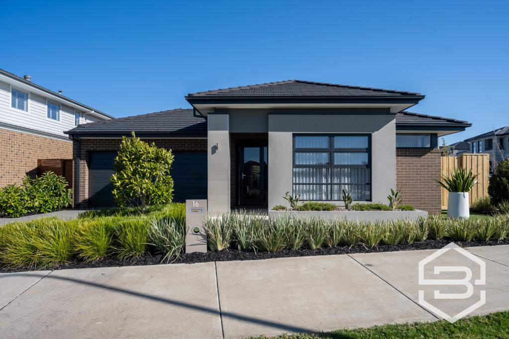 16 Hillview Rd, Greenvale, VIC 3059