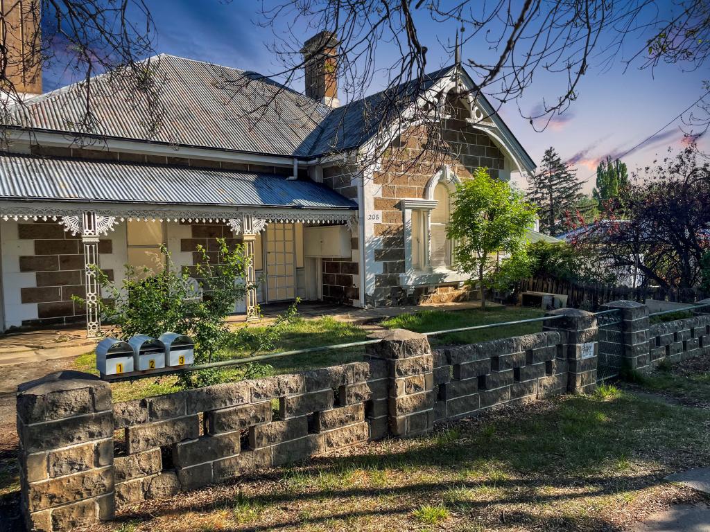 208 Sharp St, Cooma, NSW 2630