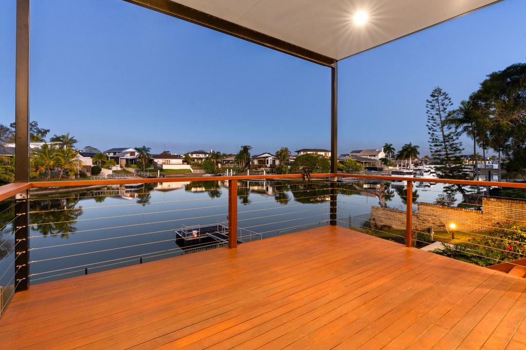 13 De Haviland Ave, Benowa, QLD 4217