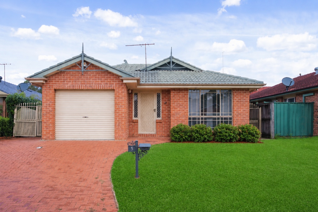 5 MORGAN PL, GLENDENNING, NSW 2761