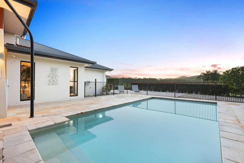 13 Finnagin Dr, Bonogin, QLD 4213