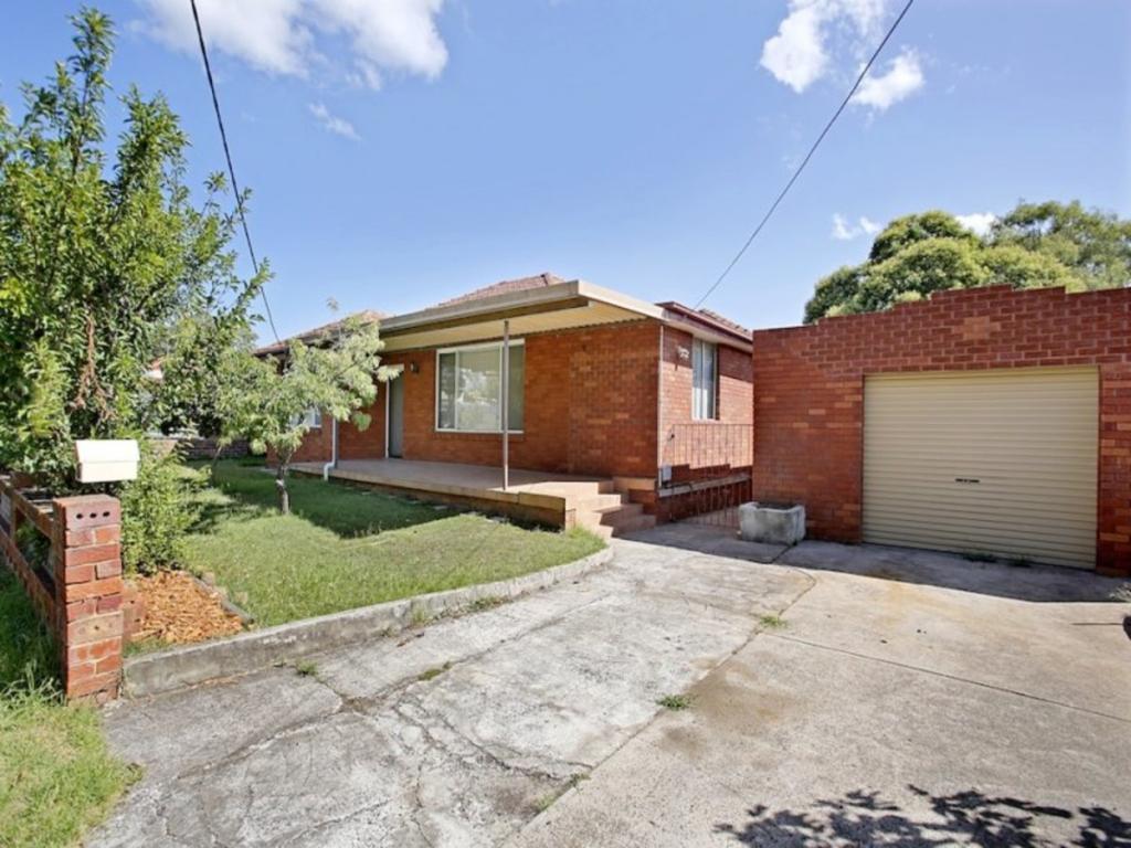 6 Waterloo Pl, Glenfield, NSW 2167