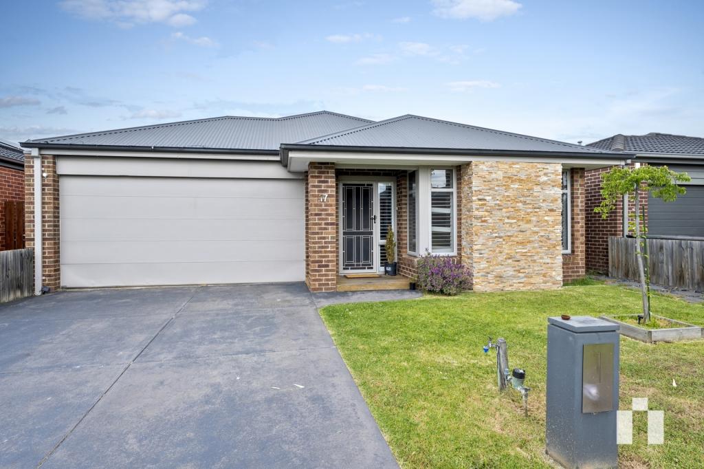 17 SHOAL CCT, DOREEN, VIC 3754