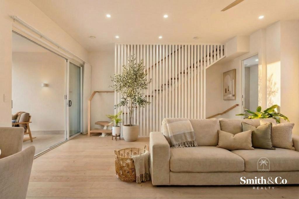 2/402 BAYVIEW ST, PARADISE POINT, QLD 4216
