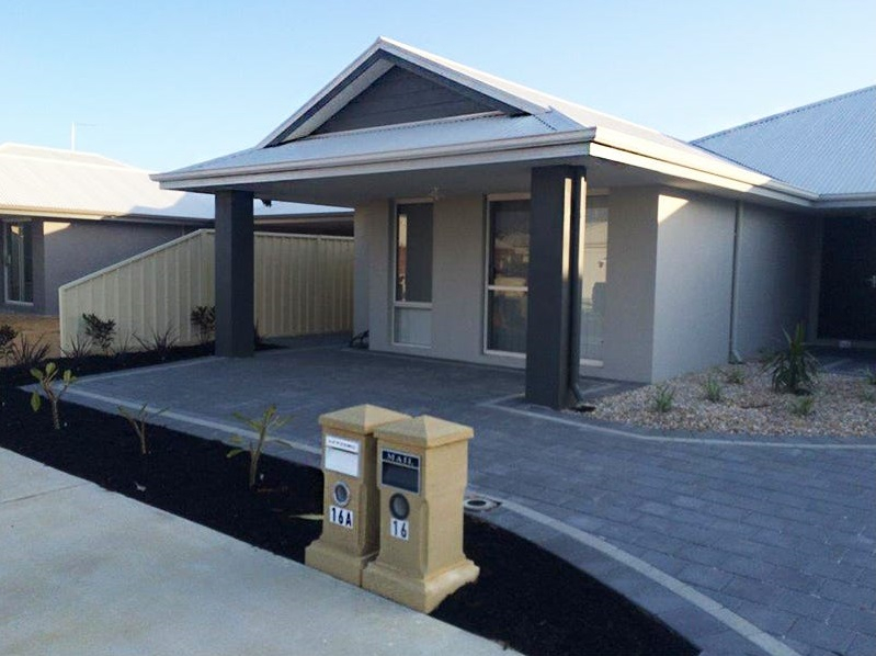 16A BALCLUTHA CRES, MADORA BAY, WA 6210