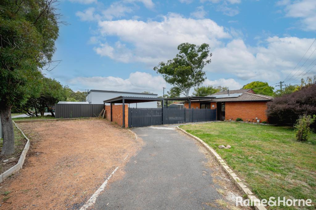 5 Grieve Pl, Kambah, ACT 2902