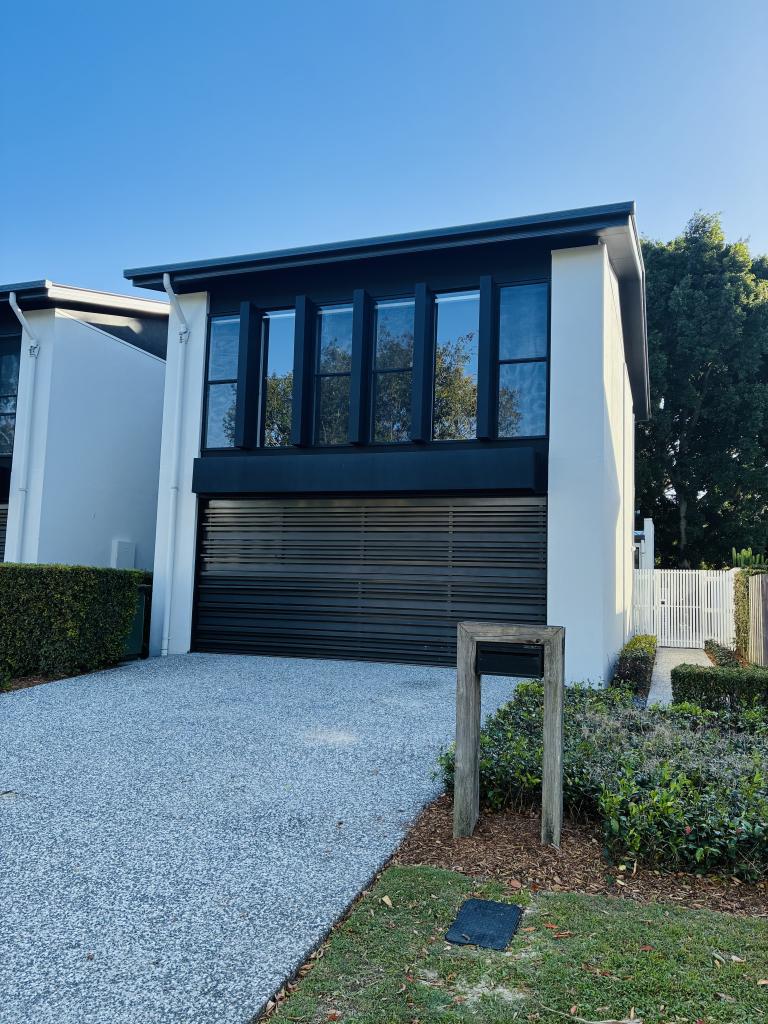 916 Medinah Ave, Robina, QLD 4226