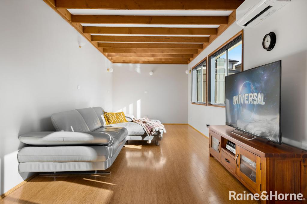 34 Owen Stanley Rd, Glenfield, NSW 2167