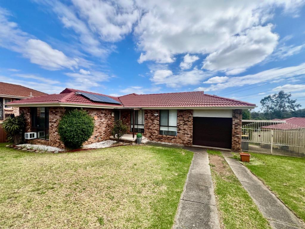 7 Porter St, Minto, NSW 2566