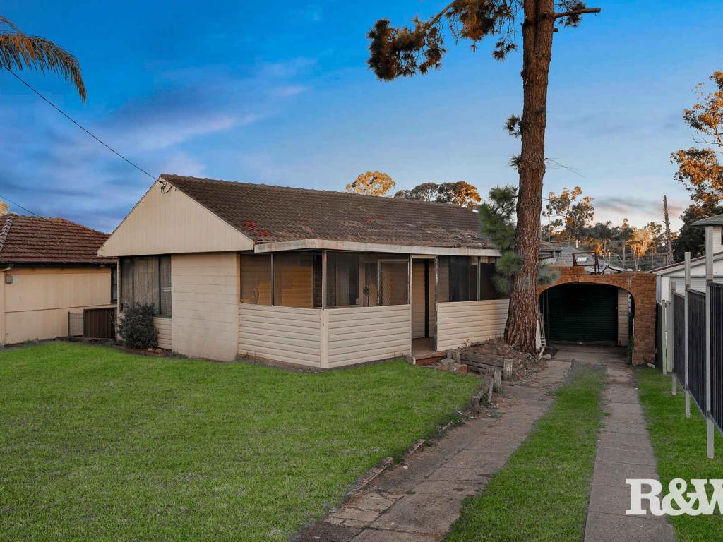 15 Rotorua St, Lethbridge Park, NSW 2770