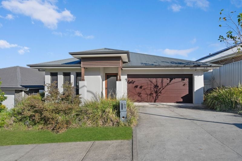 10 ADELE AVE, WADALBA, NSW 2259