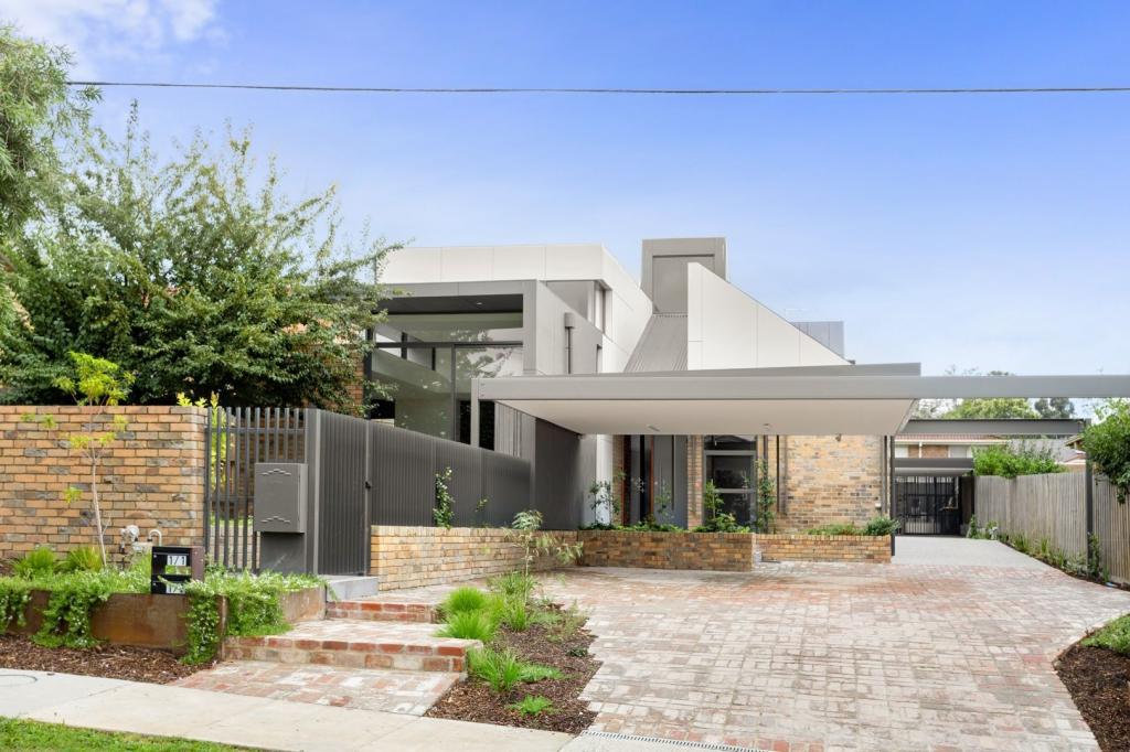 1/1 WOODLAND ST, DONCASTER, VIC 3108