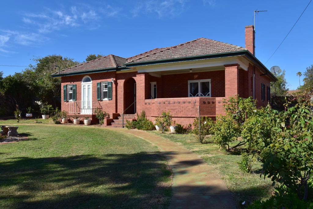103 Gisborne St, Wellington, NSW 2820