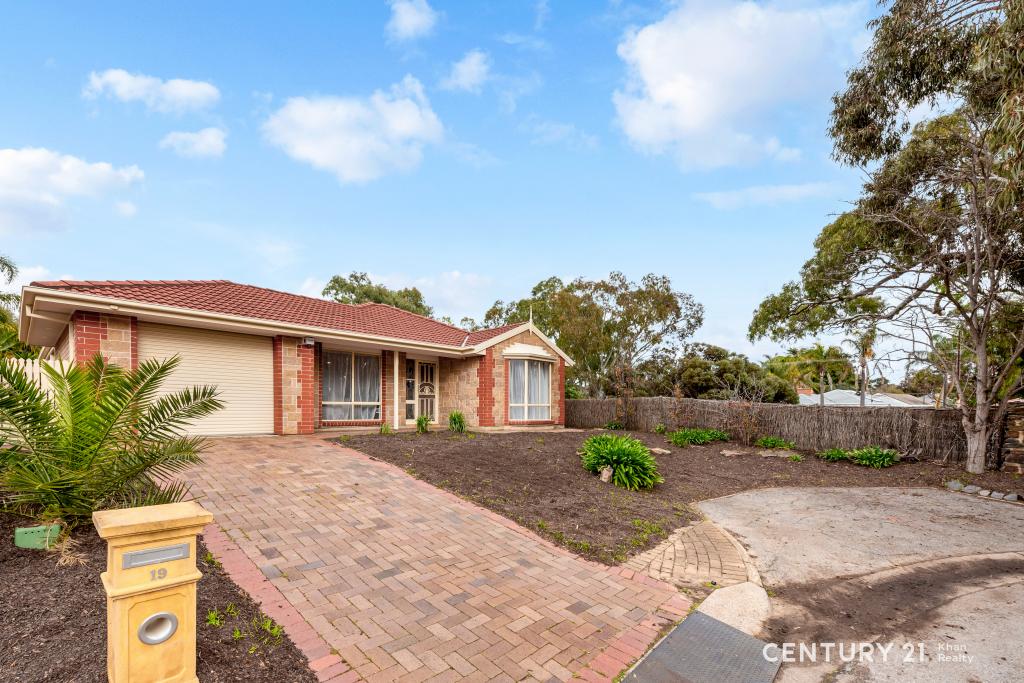 19 Holmeswood Ct, Onkaparinga Hills, SA 5163