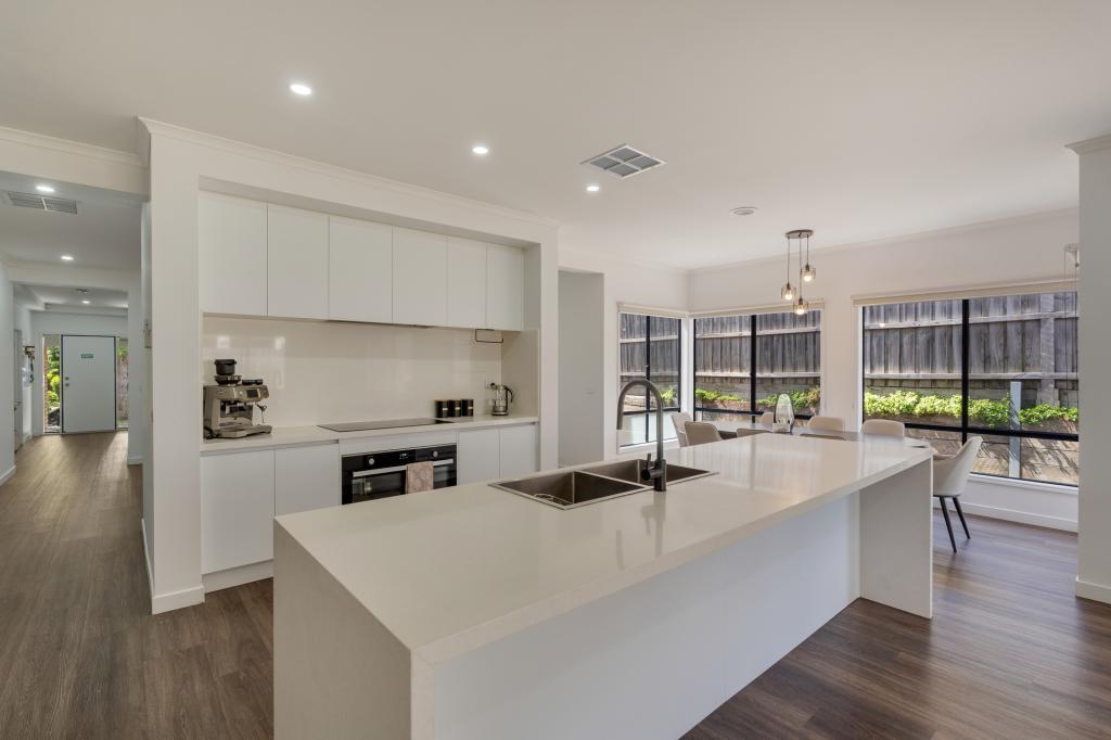 14 Cropton Rise, Craigieburn, VIC 3064